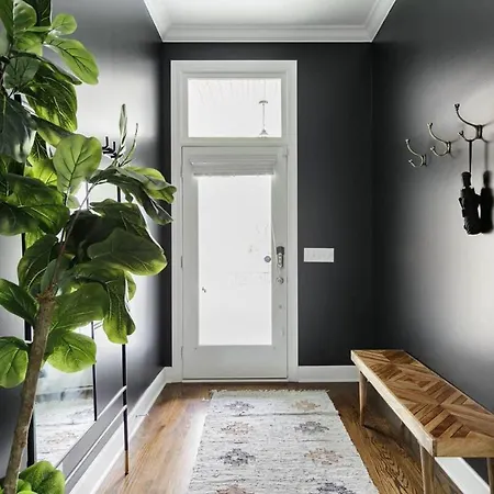 Relax Into Urban Chic At A Textured East Holiday home Nashville