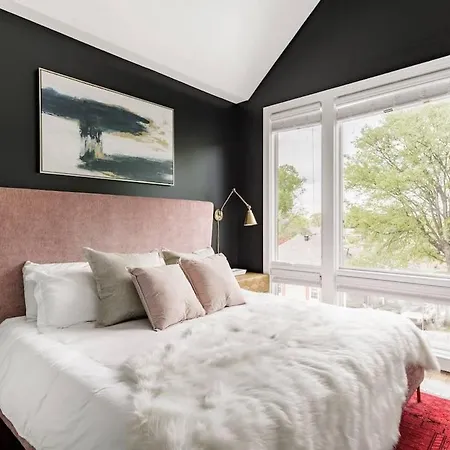 Relax Into Urban Chic At A Textured East * Nashville