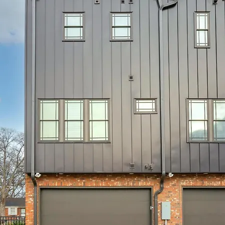Holiday home Roof Deck Grill Views 2 Miles From Broadway *