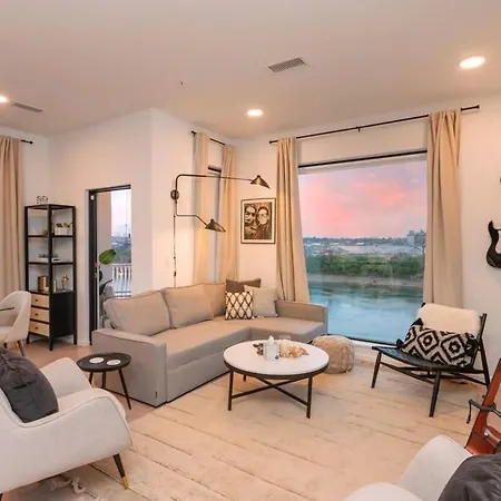 Riverfront With Views 0 7 Miles From Broad Holiday home *