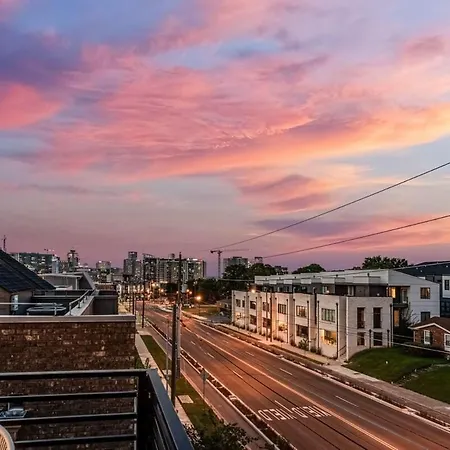 Stylish New Gulch Rooftop Deck W Views Holiday home Nashville