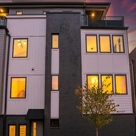 Stylish New Gulch Rooftop Deck W Views Nashville