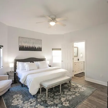 Spacious Only 2 Miles From Downtown * Nashville