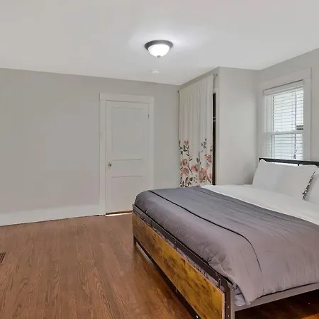Spacious 3 Bedroom 3 Miles To Dt