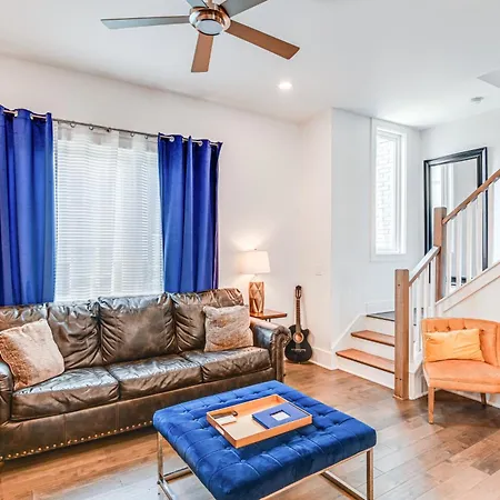 Bright Townhome ~ 5 Mi To Downtown! Holiday home Nashville
