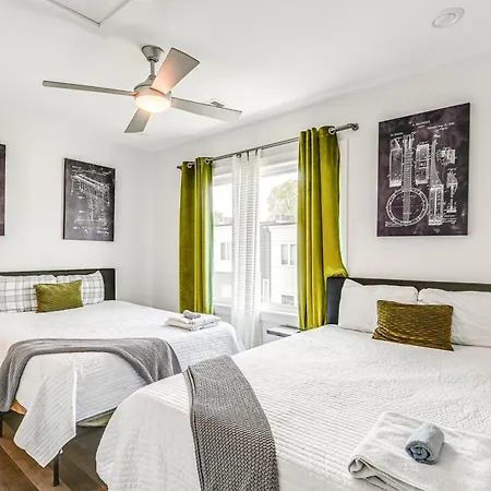 Bright Townhome ~ 5 Mi To Downtown!