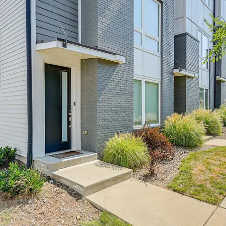 Bright Townhome ~ 5 Mi To Downtown! *