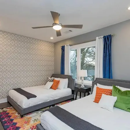 Spacious 4br Sleeps 12 All Bedrooms W Smart Tv *