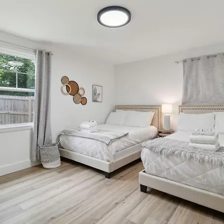 Chic Retreat Near Airport & Downtown Nashville