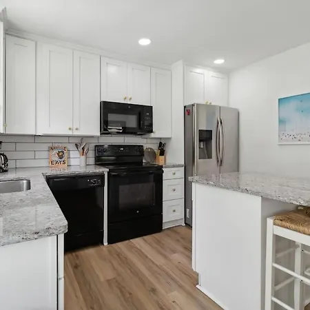 Chic Retreat Near Airport & Downtown Nashville
