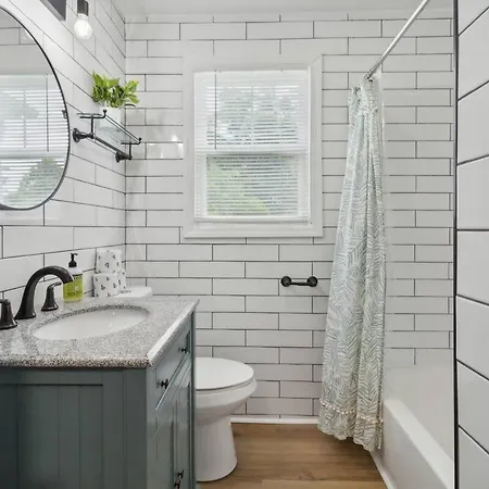 Chic Retreat Near Airport & Downtown Nashville *