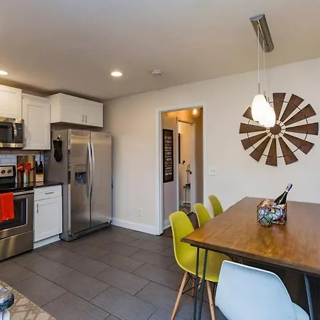 The Johnny And June House Prime Location Nashville
