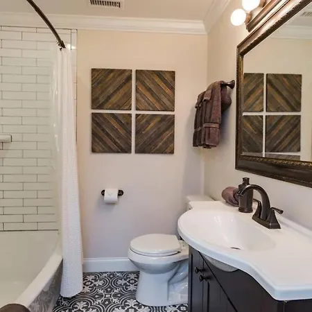 The Johnny And June House Prime Location Holiday home