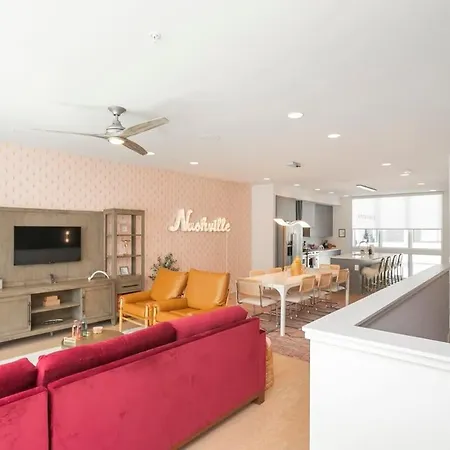 Holiday home Fabulous Location Walk To Food & Bars Roof Deck