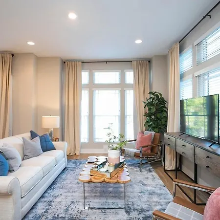 2 Miles To Broadway W Rooftop Deck Grill & Garage Holiday home