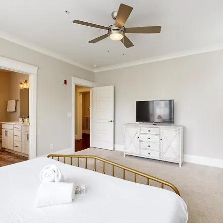 Belle 201 At Vanderbilt / West End Apartment Nashville