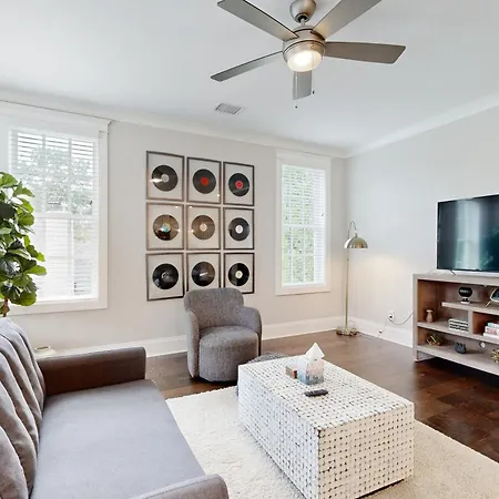 Belle 201 At Vanderbilt / West End Apartment