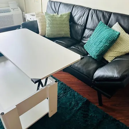 Traveling Nurses And Professionals Parking Included Pet Friendly Downtown *