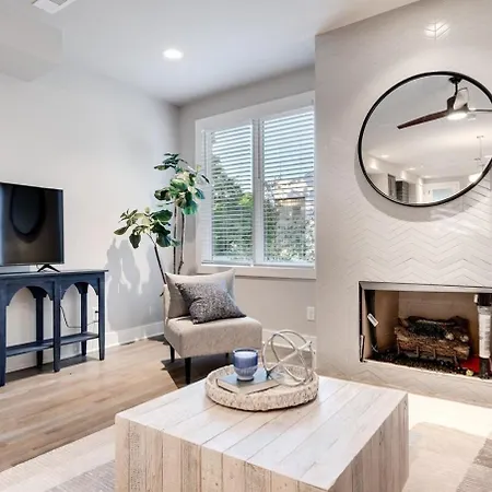 Holiday home Sojourners Haven - 2 Mi To Downtown & Broadway *