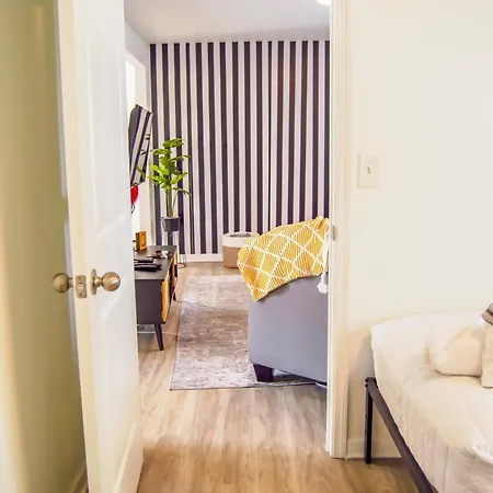 Cozy Condo, Minutes From Broadwy, Sleeps 5 * Nashville