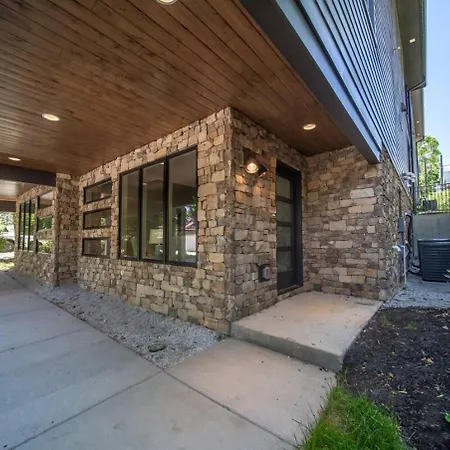 Holiday home Sojourners Haven - 2 Mi To Downtown & Broadway *