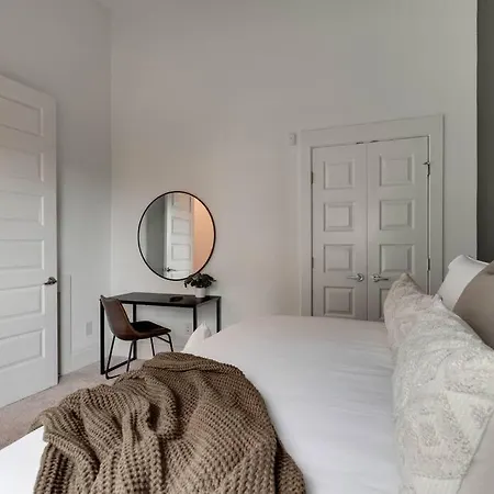 Broadway Bound 3br Perfect Weekend Getaway