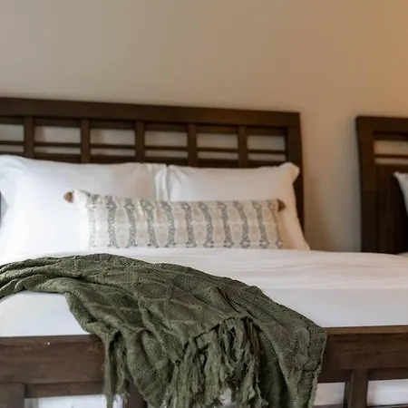 Holiday home Unforgettable Townhome-close To Broadway-10 Beds!