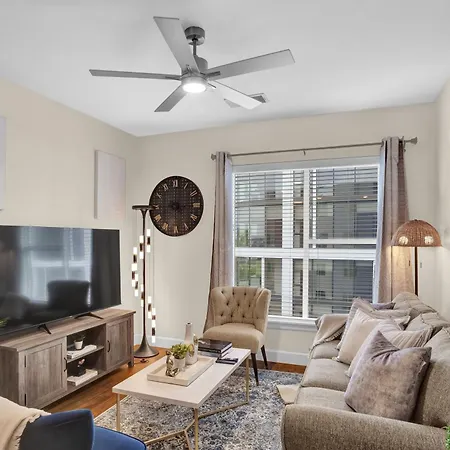 Apartment Chateau De Capri W Pool Gym Free Parking