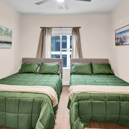 Chateau De Capri W Pool Gym Free Parking Apartment *