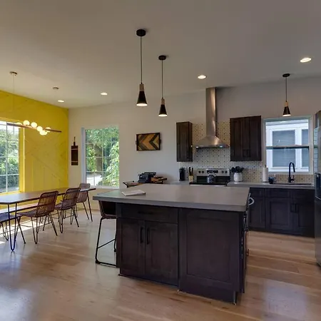 Spacious 5 Min To Broadway, Sleeps 12! * Nashville