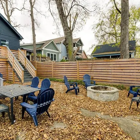 Spacious 5 Min To Broadway, Sleeps 12! Holiday home