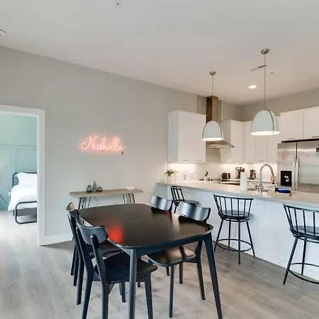 Apartment Spacious 2bd-close To Everything Nashville