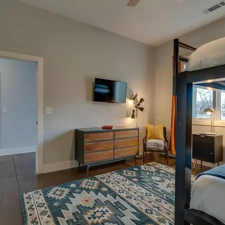 Luxury Townhome! Rooftop-game Room! Near Broadway! Nashville
