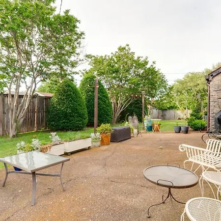 Ivy Hall - Great Location! Holiday home Nashville