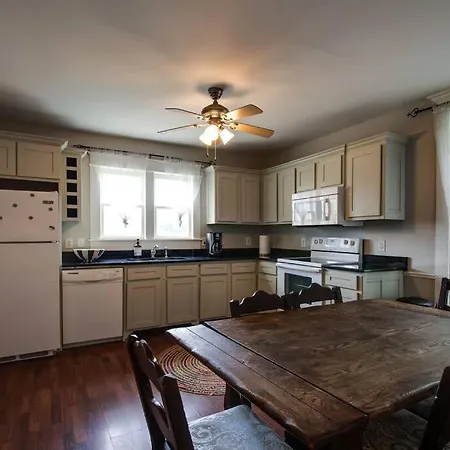 Historic Pet-friendly Near Broadway W Fire Pit Nashville