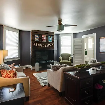 Historic Pet-friendly Near Broadway W Fire Pit
