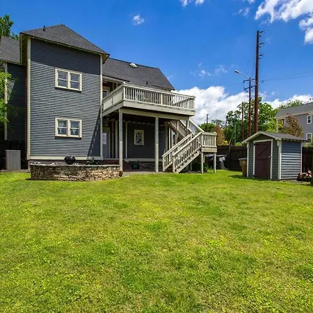 Holiday home Historic Pet-friendly Near Broadway W Fire Pit *