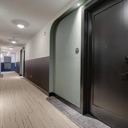Luxury Balcony Retreat • Near Broadway