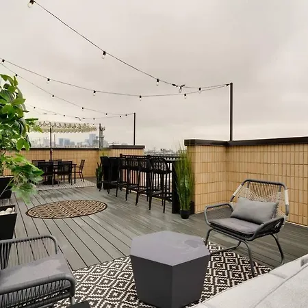 Luxury Balcony Retreat • Near Broadway