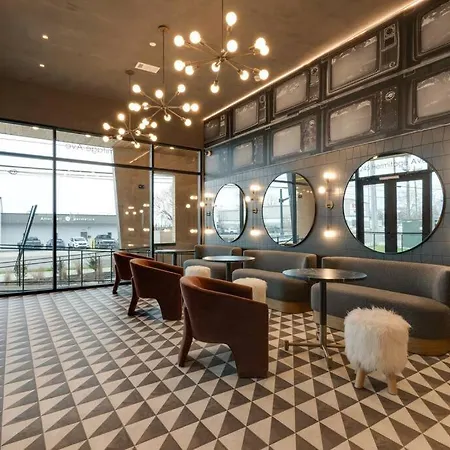 Luxury Balcony Retreat • Near Broadway *