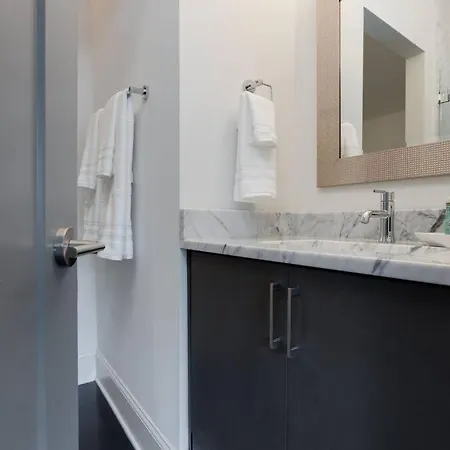 Beautiful 3 Bedroom! Near Broadway-12th S-gulch Nashville