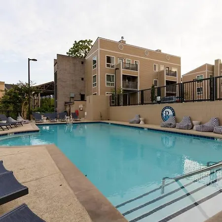 Apartment Splash & Explore Riverfront Near Broadway