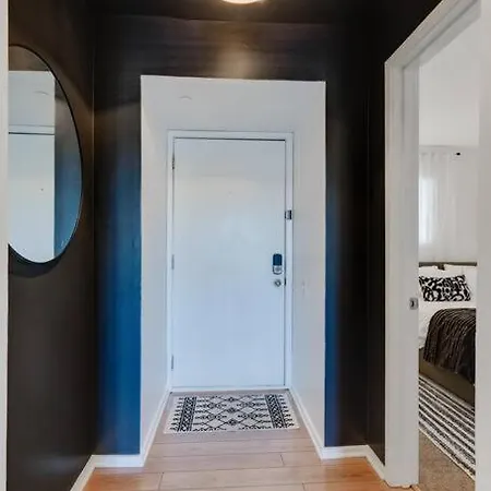 Apartment Splash & Explore Riverfront Near Broadway *