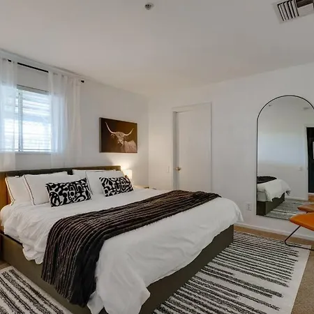 Apartment Splash & Explore Riverfront Near Broadway