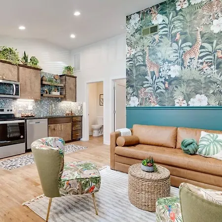 Welcome To The Jungle! Apartment *