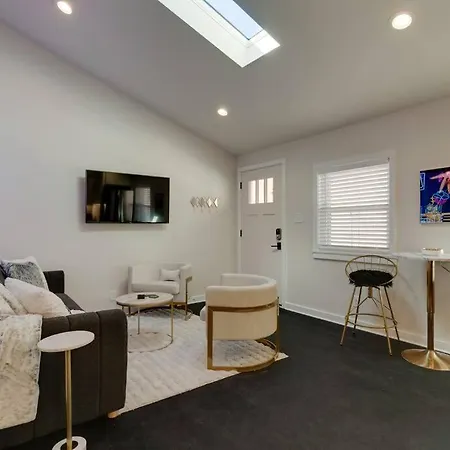 East Nash-vegas! Brand New Apartment! * Nashville