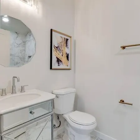 East Nash-vegas! Brand New Apartment! Nashville