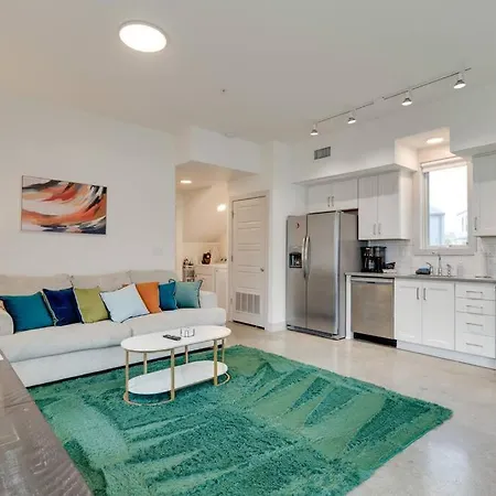 Urban Oasis Spacious King Bed Free Parking Apartment Nashville