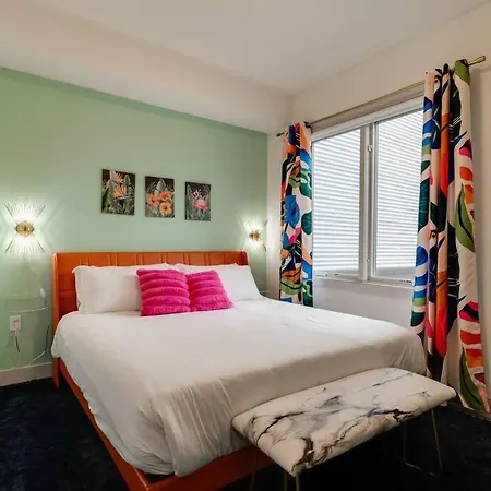 Urban Oasis Spacious King Bed Free Parking Apartment *