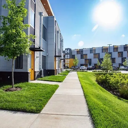 Urban Oasis Spacious King Bed Free Parking * Nashville